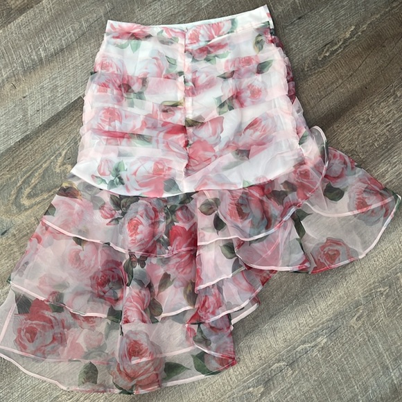 Venus Asymmetrical Skirt - Picture 4 of 6